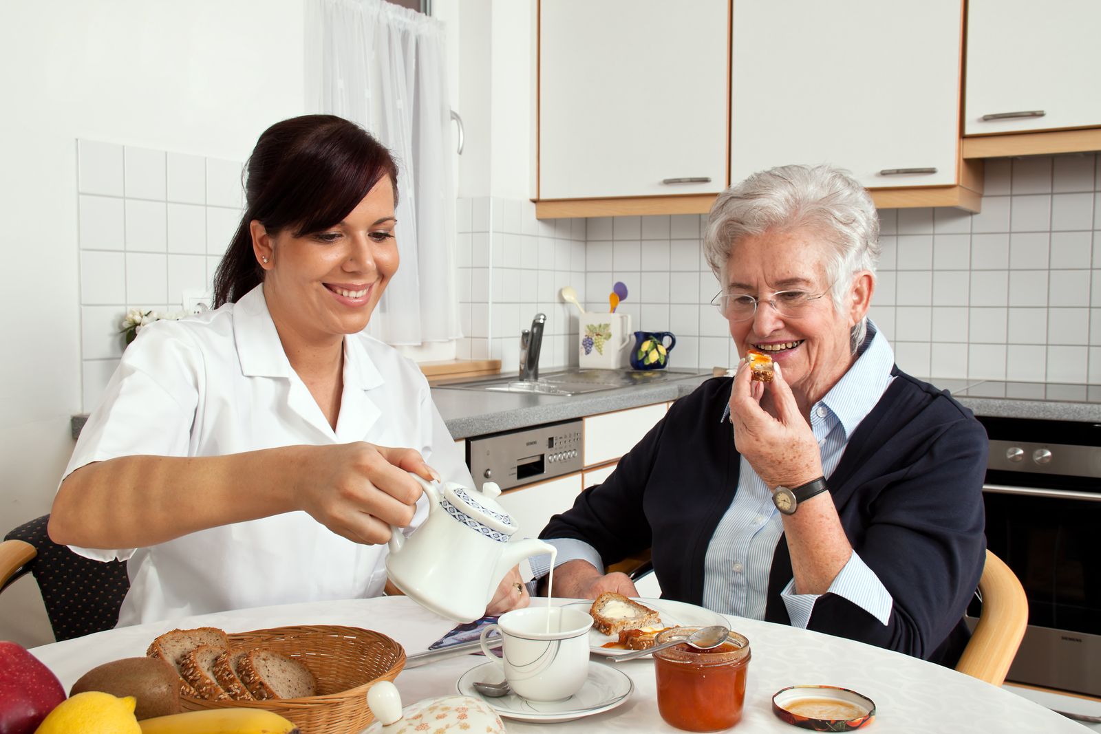 Menús adaptados para residencias y centros de mayores, con recetas equilibradas, control nutricional y opciones para necesidades específicas.”
