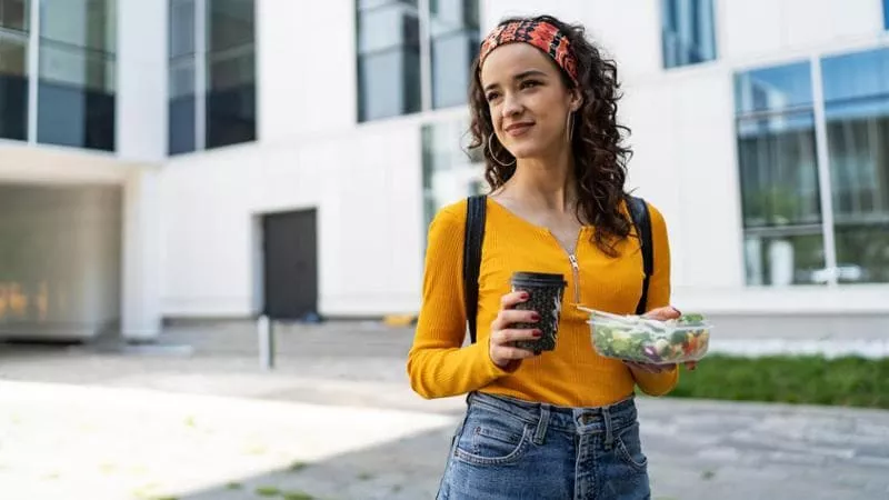 Vending para universidades con productos variados, opciones saludables y gestión integral. Soluciones adaptadas a campus y estudiantes.