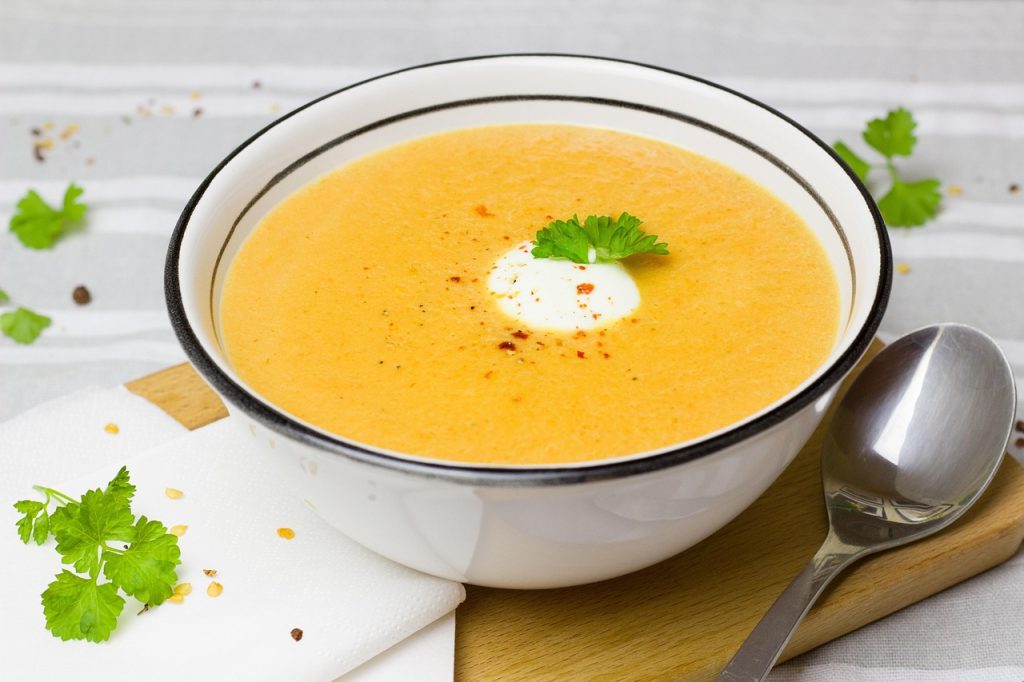 Menús texturizados para personas mayores elaborados con ingredientes nutritivos y adaptados para una alimentación segura y equilibrada.